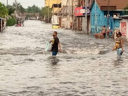 Inondations à Kinshasa : la ville en état d'urgence.